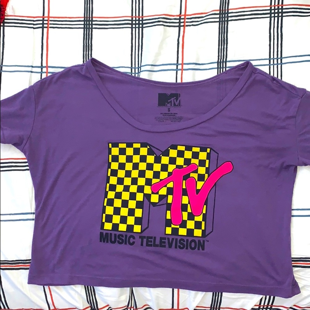 80s inspired MTV crop graphic tee